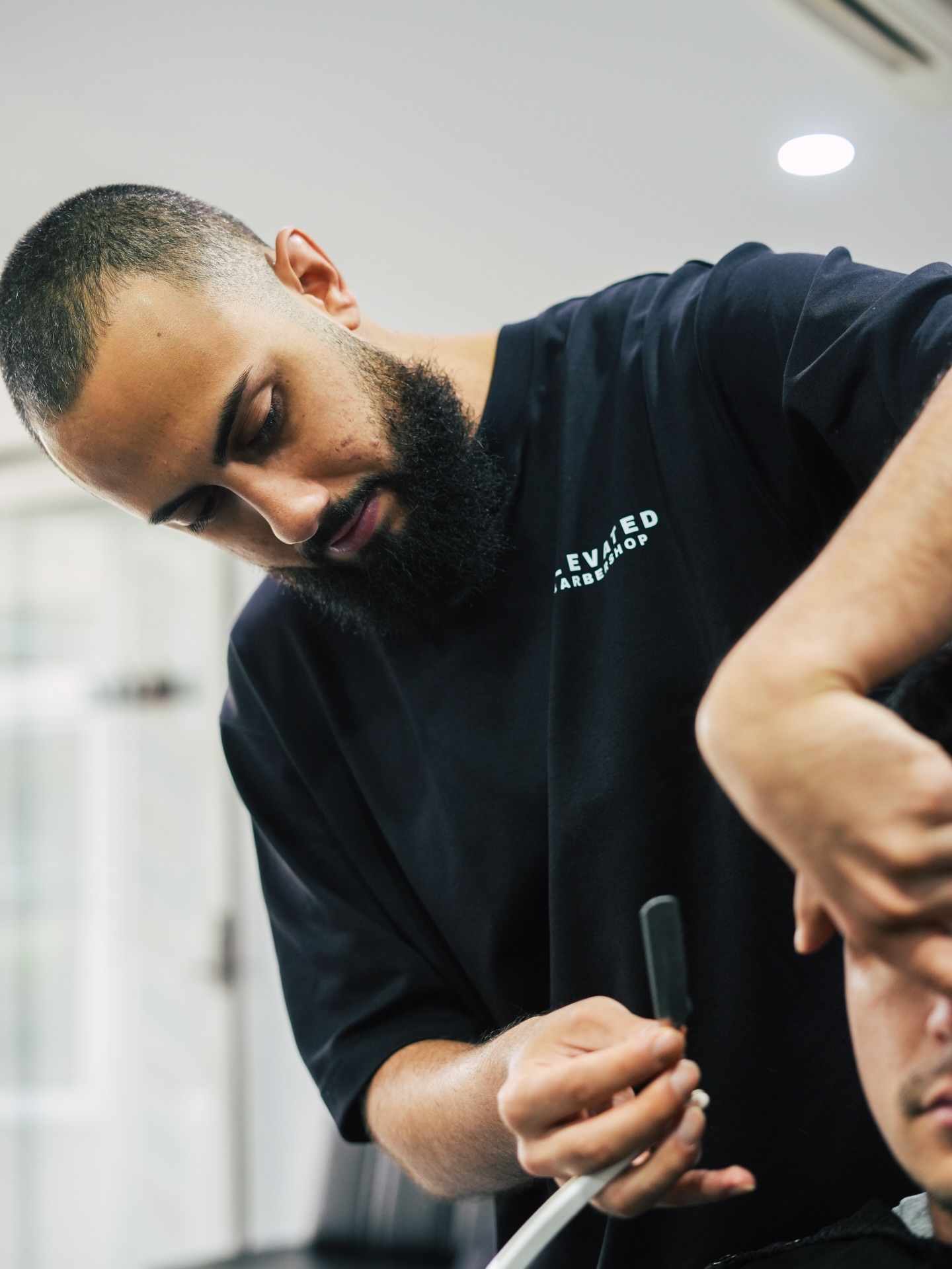 Beard line-up with a straight razor