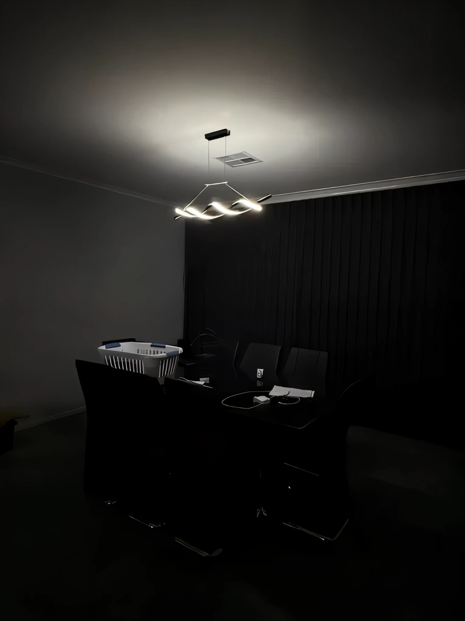 Dining room feature pendant